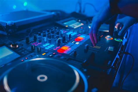 Dj Tech Tools Complete 2020 Guide To Live Streaming Dj Sets