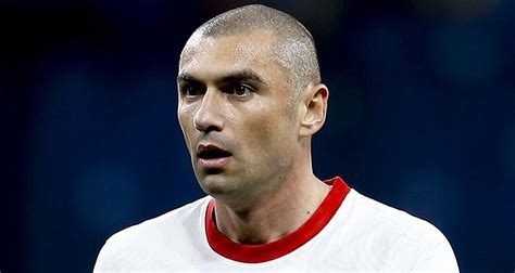 Burak yılmaz (born 15 july 1985) is a turkish professional footballer who plays as a striker for french club lille and the turkish national team. Burak Yılmaz, Avrupa Ligi'nde haftanın oyuncusu seçildi ...