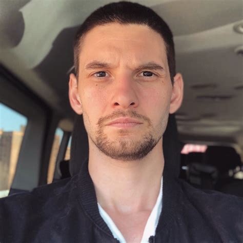 It's hard to believe when looking at him, but ben barnes's first stab at fame came in front of a microphone, and not a movie camera. Who's Ben Barnes? Wiki-Bio: Wife, Son, Wedding, Married ...