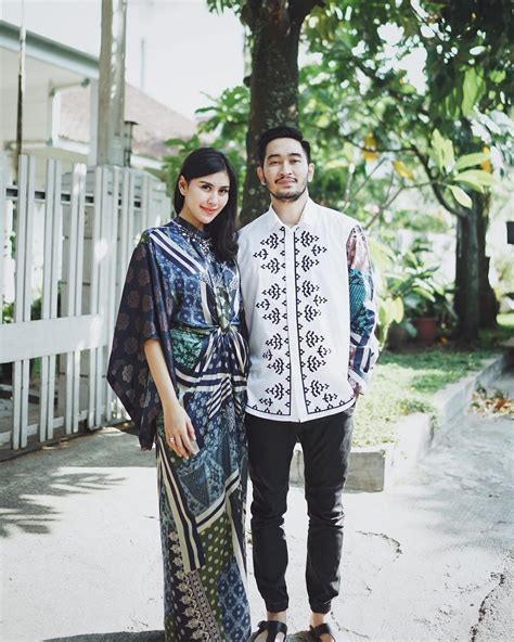 5 Baju Couple Keluarga Untuk Lebaran Kece A La Selebriti