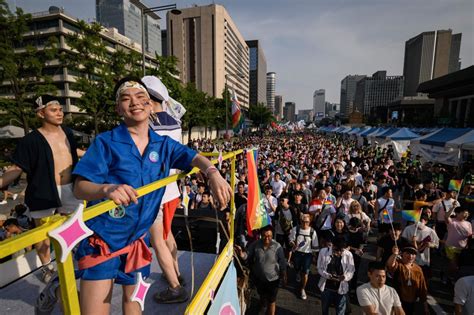 Seouls Drag Queens Confront Conservative Attitudes Cnn