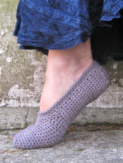 Free Pattern For Simple Crochet Slippers For Teens And Adults Crochet