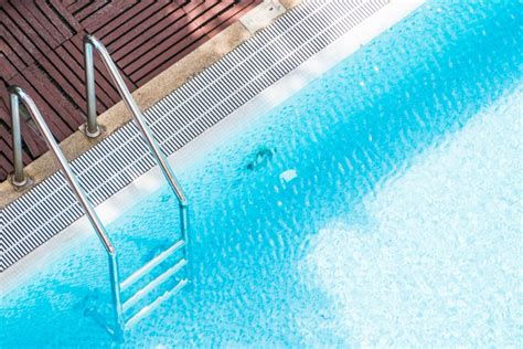 How Chlorine Keeps Pool Safe During Summer