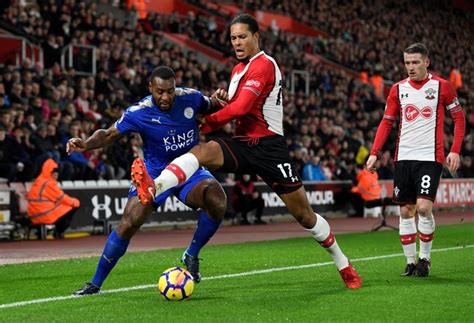 New liverpool sensation virgil van dijk dropped his dad's name from his shirt over a family feud that has raged since he was 12, the sun on sunday can reveal. Willem II verdient 3,5 ton aan transfer Virgil van Dijk ...