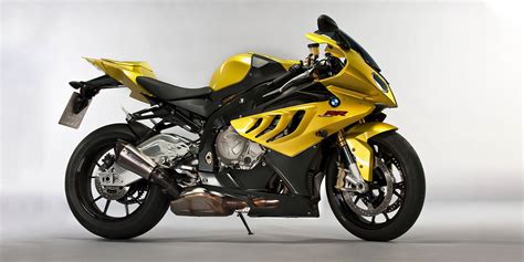 Bmw s1000rr is a race oriented sport bike initially made by bmw motorrad to compete in the 2009 superbike world championship, that is now in commercial production. Top 5 Best BMW S1000RR Exhaust Systems - Dust Runners ...