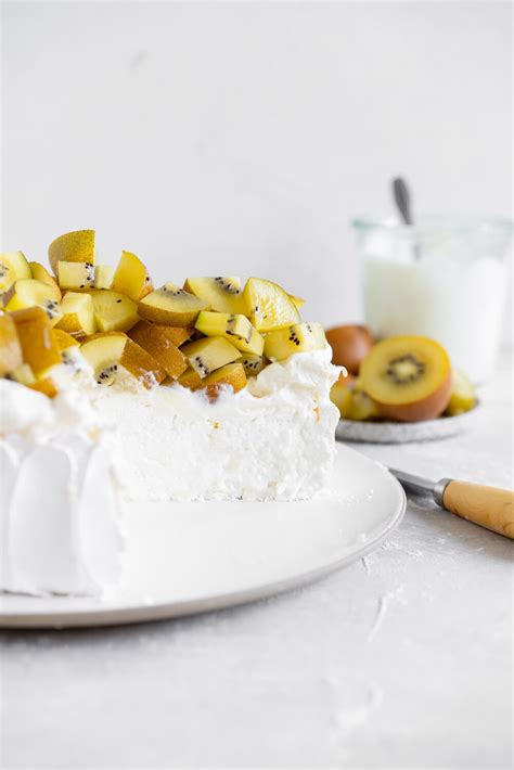 8egg whites (make sure there is no shell or yolks at all in your whites) 2 1/2 cupscaster sugar (also called superfine sugar) 2 tsp vinegar. Perfect Swiss Meringue Pavlova with Honey Cream - Cloudy ...