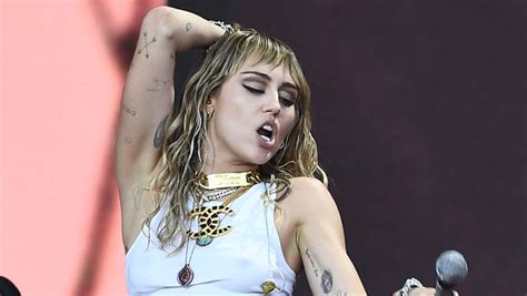 A few weeks later, cyrus gave fans a sneak peek look at how she was preparing for the performance. Miley Cyrus Super Bowl Halftime Show Goals After TikTok Performance - Hollywood Life