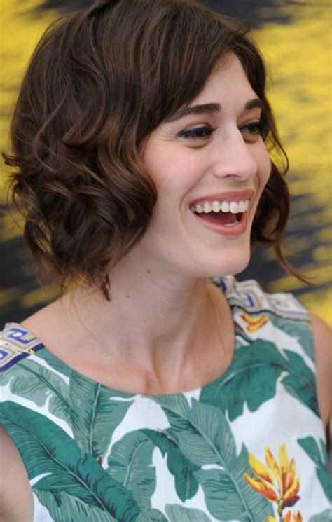 Chatting With Lizzy Caplan About Turning 30 Janis Ian And Her New Film