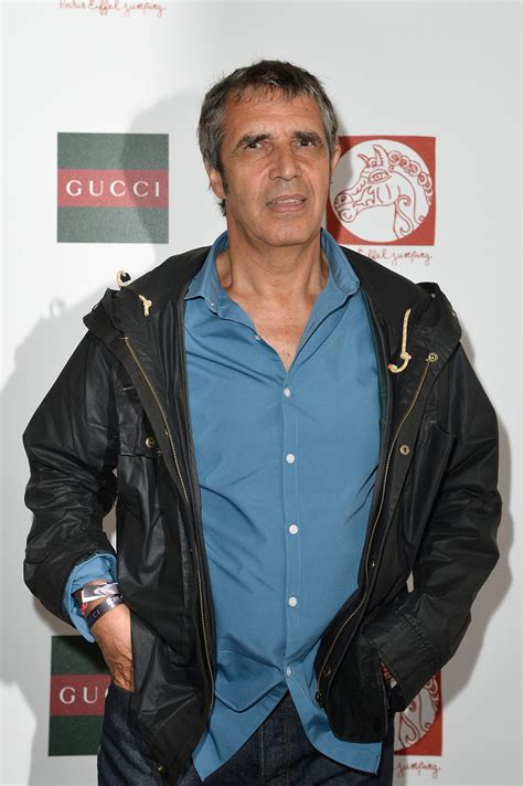 Maintenant, place à l'épreuve des ko où laureen va devoir prouver à son coach qu'il a toute sa place dans l'aventure. Julien Clerc : qui est son épouse Hélène, 29 ans plus jeune que lui