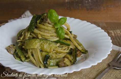 Pasta Con Zucchine Pesto E Pancetta Facile E Veloce Ricetta