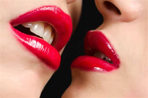 Close Up Lesbian Kissing Stok Fotoğraf Resimler Ve Görseller Istock