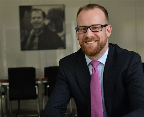 Podobná otázka by mohla znít tak, že ani socha svátého václava na václavském. Výhrůžky smrtí starostovi Prahy 6 kvůli kauze Koněv. Padl ...