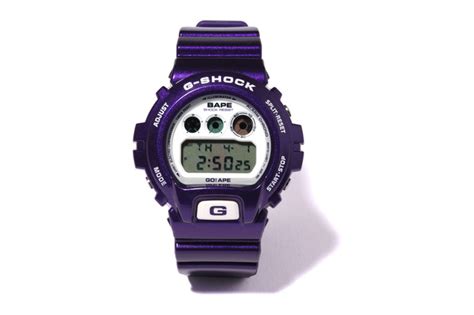 The classic design is covered in a ghostly white exterior with a touch of bape branding. Passion 4 Fashion: Bape x G-Shock DW-6900 Summer 2010
