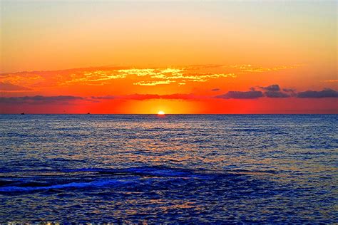 Best 40 Orange Ocean Sunset Wallpaper On Hipwallpaper Beautiful Ocean Wallpaper Amazing