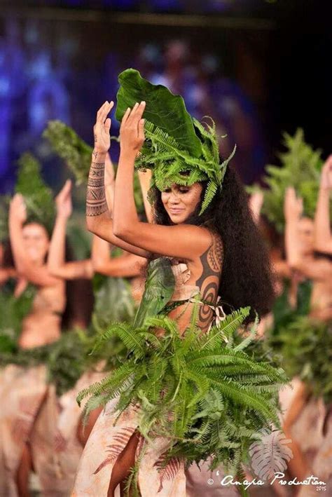 Tahitian Dancer Green Traditional Costume Hawaiian Dancers Polynesian Dance Tahitian Dance
