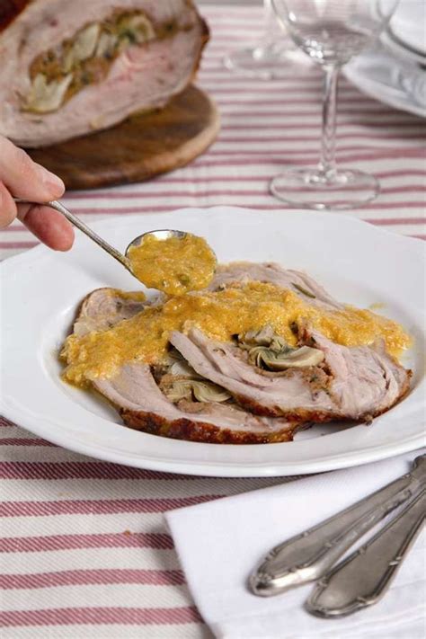 Ricetta tipica emiliana, la punta di vitello affettata con il sugo di cottura passato al colino e servita con patate al forno. Punta di vitello ripiena ai carciofi | Ricette, Idee ...