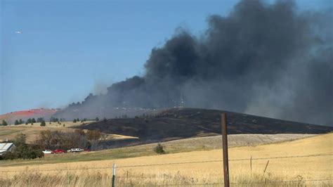 Gray Fire 2 Dead Many Structures Lost As Wildfire Threat Grows In