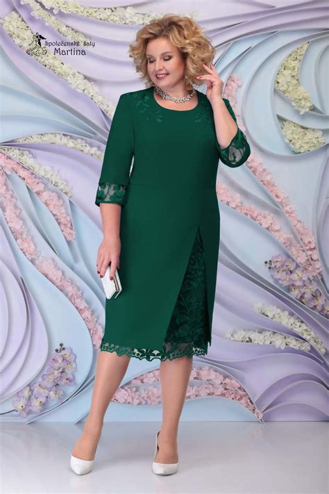 Luxusní zelené pouzdrové šaty pro baculky 