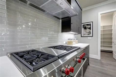 Glass Tile Backsplash Designs And Pros And Cons Designing Idea