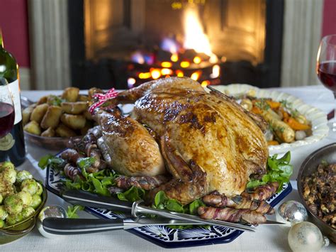 Christmas dinner is the primary meal traditionally eaten on christmas eve or christmas day. US and UK top list of countries with the most calorific Christmas dinners | The Independent