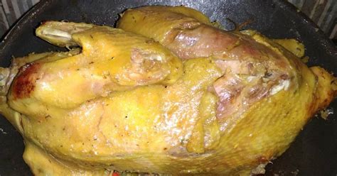 Setelah itu tumis bumbu hingga harum. Resep Ingkung Ayam Kampung oleh Sri Sulastri - Cookpad
