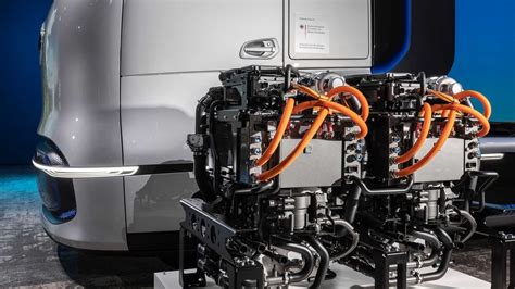 Daimler Presents Genh Hydrogen Fuel Cell Concept Truck