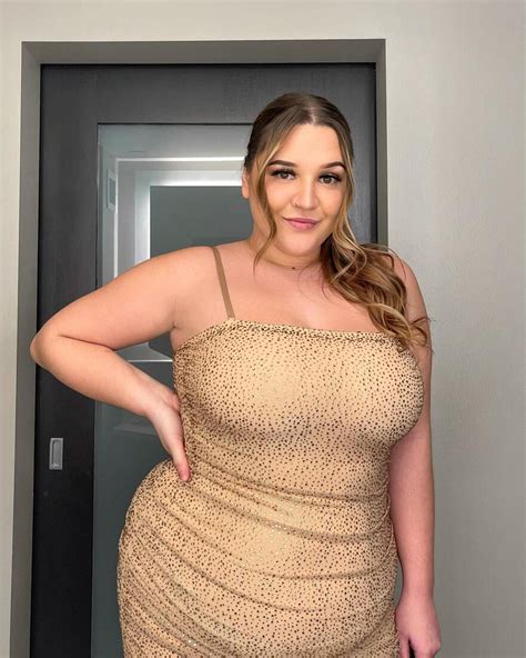 Mariah A Weight Gain Journey Over Two Years Plus Size Models Curvage