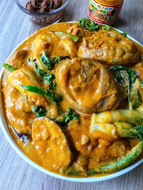 Pinoybites Pata Kare Kare Pork Hocks In Rich Peanut Sauce Pinoybites