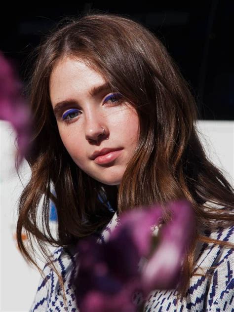 Clairo Would Like To Leave Her Bedroom Now Please Celebrities Girl