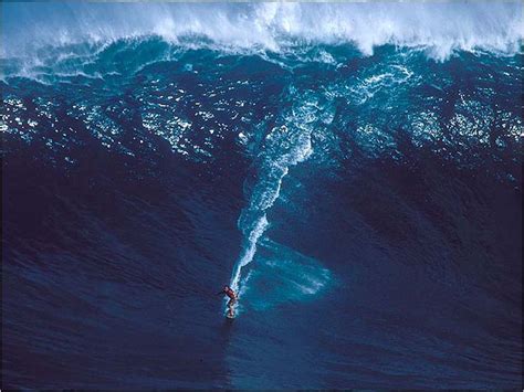Huge Ocean Wave Towered Nearly 100 Feet Giant Waves Big Wave Surfing