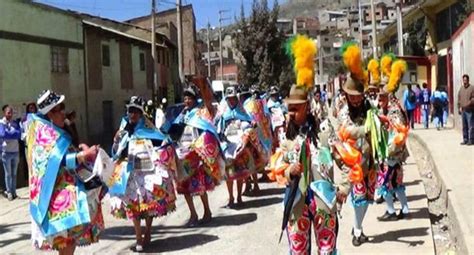 Fiesta De Las Cruces Se Celebra Con Coloridas Danzas En Cerro De Pasco