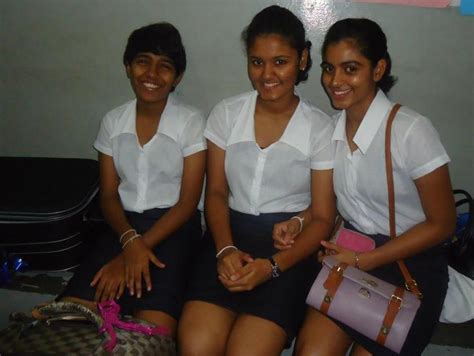 Sri Lankan School Girls 2 Sri Lankan And Desi Indian Girls
