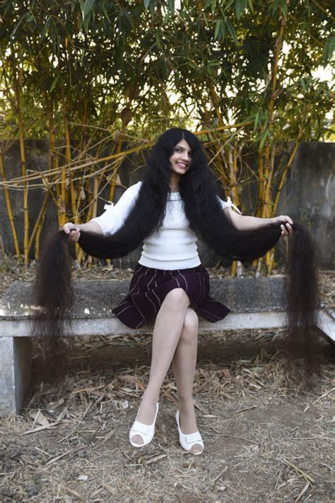 nilanshi patel la adolescente india que posee el récord de la cabellera más larga del mundo