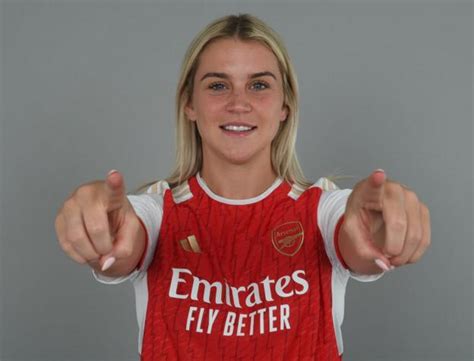 Alessia Russo England Striker Joins Arsenal On Free Transfer After