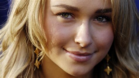 1920x1080 Hayden Panettiere Charming Smile Pic 1080p Laptop Full Hd