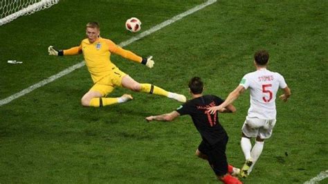 Penggemar uefa euro 2020 di inggris dapat menonton siaran online langsung inggris vs kroasia kejuaraan sepak bola eropa uefa 2020 di saluran tv bbc dan itv di inggris (uk). Grup D Euro 2021 Timnas Inggris vs Kroasia : Memori ...