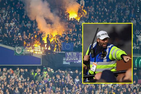 Police Intervene As Flare And Seats Thrown During Fan Violence At London Stadium Mars West Hams
