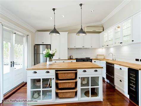 They are made of 16 mm white melamine faced hmr particle board with 1mm pvc edging for added durability. Mt Hawthorn: A Timeless Flat Pack Kitchen Design | Flat ...