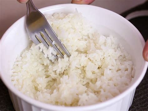 Let the rice stand in the closed cooker. How to Cook Rice in a Microwave | How to cook rice, Cook ...
