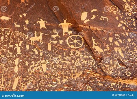 Petroglyphs Or Rock Carving On Newspaper Rock Utah Usa Stock Photo