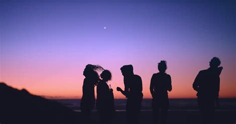 This aesthetic also involves a heavy interest in literature, music, art, and history, with a more focus on the renaissance and classical don't like emo girls, but wouldn't mind being friends with one of them. Children Playing With A Kite Stock Footage Video 1807481 ...