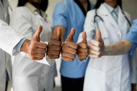 Importancia De La Relación Enfermera Médico Para La Mejora En La