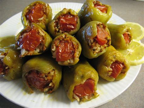 Stuffed Green Peppers With Beef Etli Biber Dolma Yemek Yemek