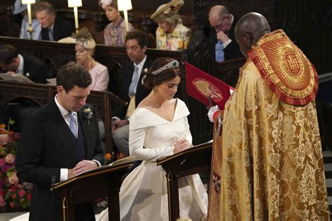 Watch the guest arrivals and the wedding ceremony at st george's chapel, windsor castle, followed by the departure of the newly married couple in the carriage. PHOTOS: Wedding of Princess Eugenie and Jack Brooksbank | WTOP