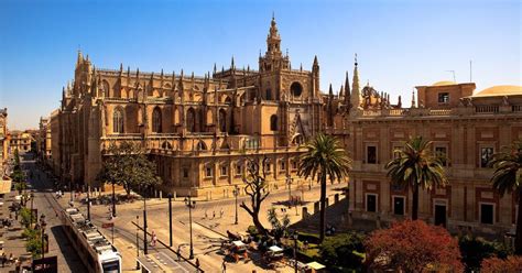 Sie ist die größte gotische kirche spaniens und eine der größten kirchen der welt. ARCH161: Seville Cathedral, Sevilla, Spain, 1528