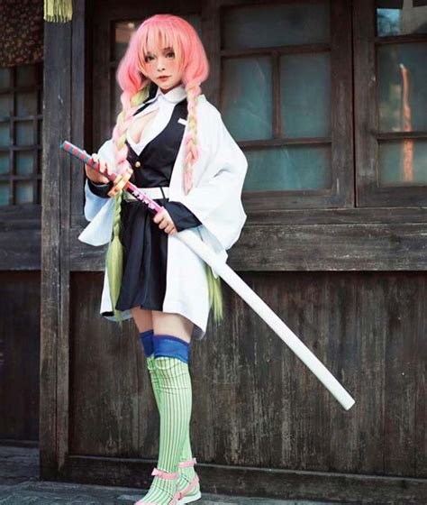 Cosplayer De Mitsuri Kanroji De Demon Slayer Ficou Perfeito