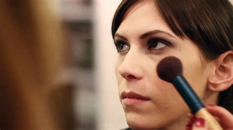 How To Apply Professional Makeup Tips On How To Apply