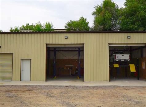 Find the best designs for automotive shop layout and design efficiency. Auto Repair Shop Design & Mechanic Garage Plans | General ...