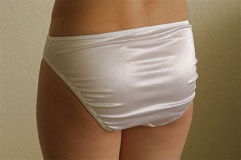 Perfect White Satin Pantied Ass Scrolller