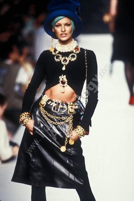 Linda Evangelista Chanel 1992 Fashion 90s Fashion Couture